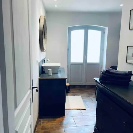 Holiday home Maison Climatisee Avec Stationnement Et Wifi *