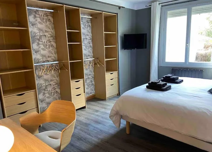 Maison Climatisee Avec Stationnement Et Wifi 펜션 *