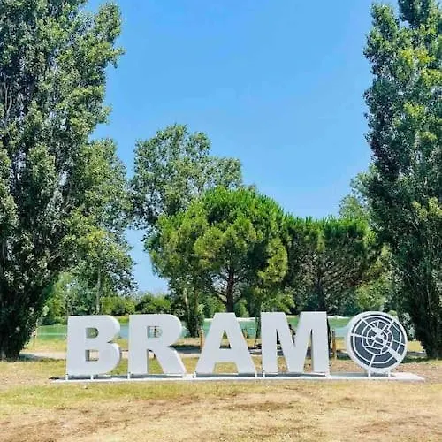 Maison Climatisee Avec Stationnement Et Wifi Bram